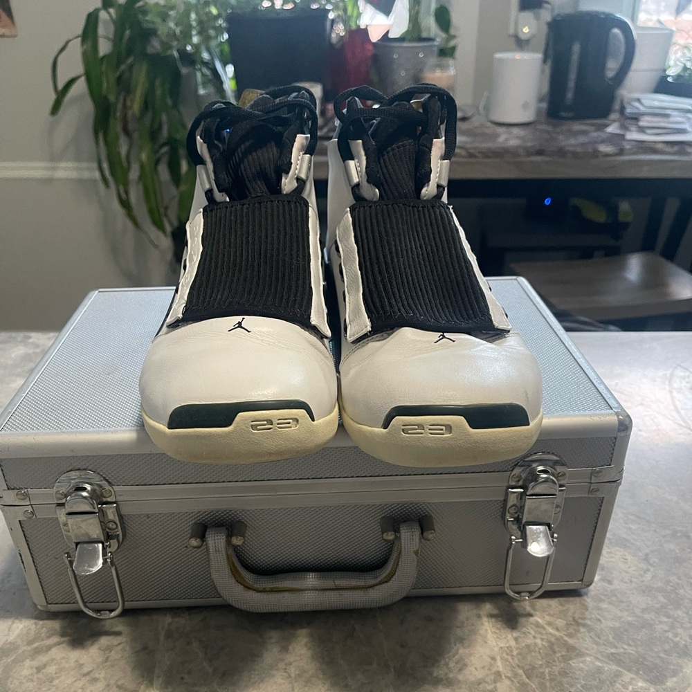 Size 10.5 - Air Jordan 17 OG College Blue